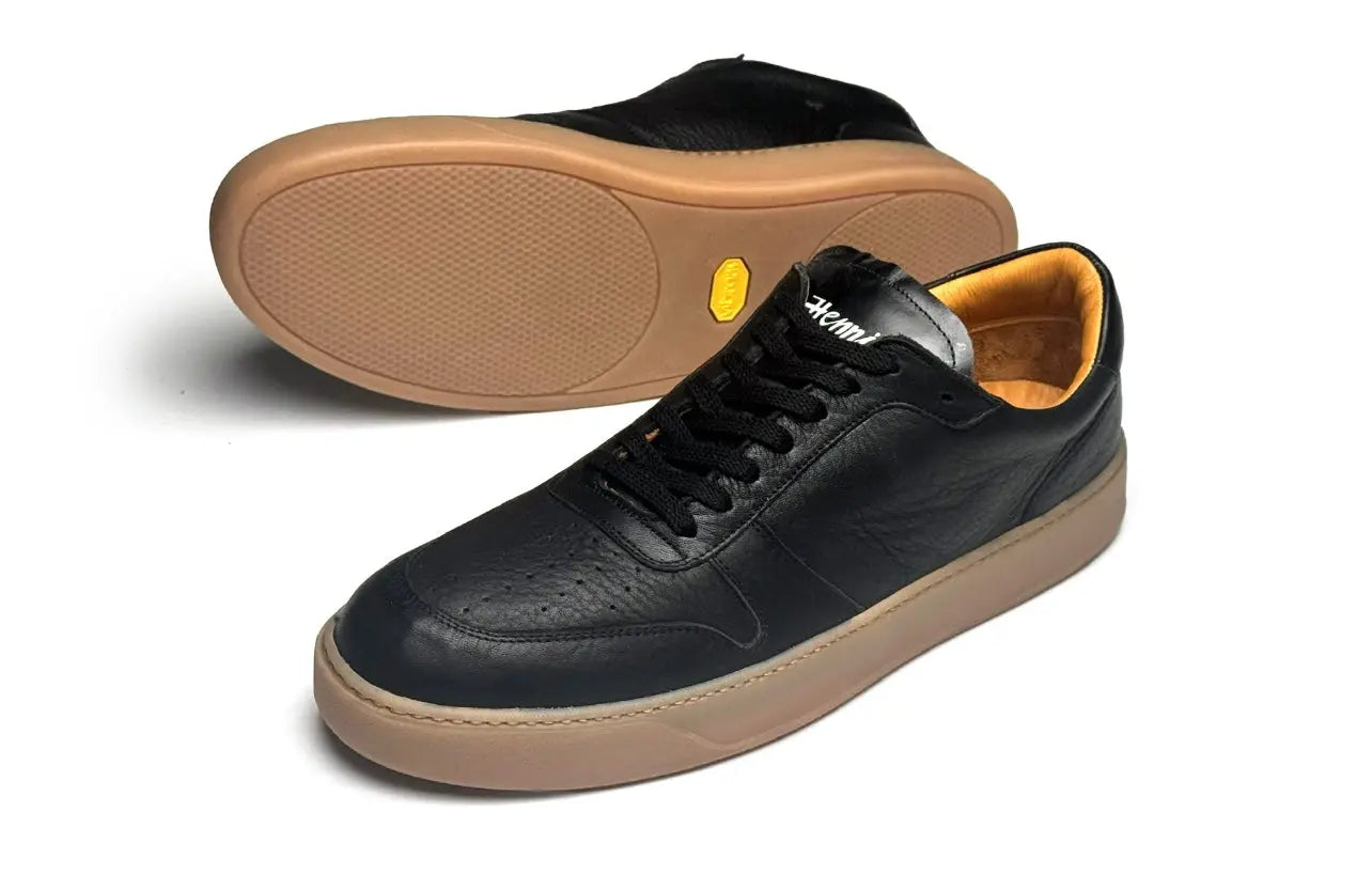 Schwarzer Sneaker Made in Germany